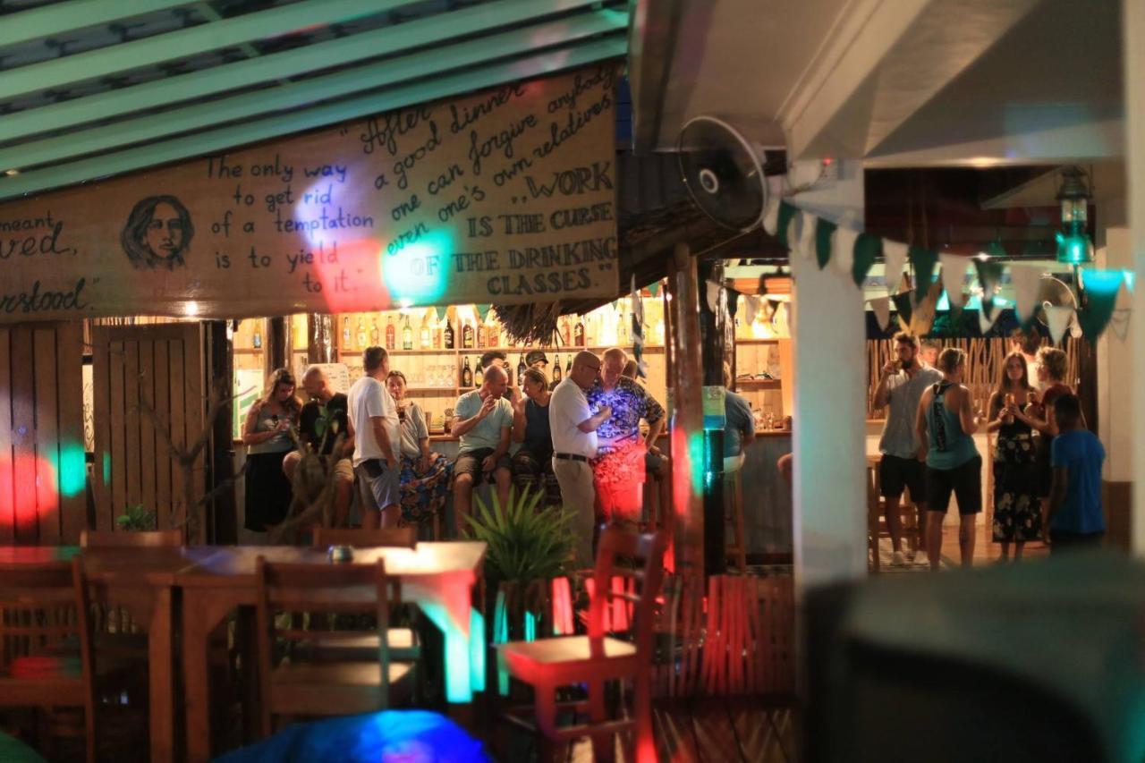 Happy Bay Hotel Weligama Kültér fotó